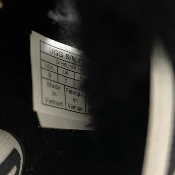 Womens UGG Oh Yeah Slide Sandal - Black - Picture 13 of 13